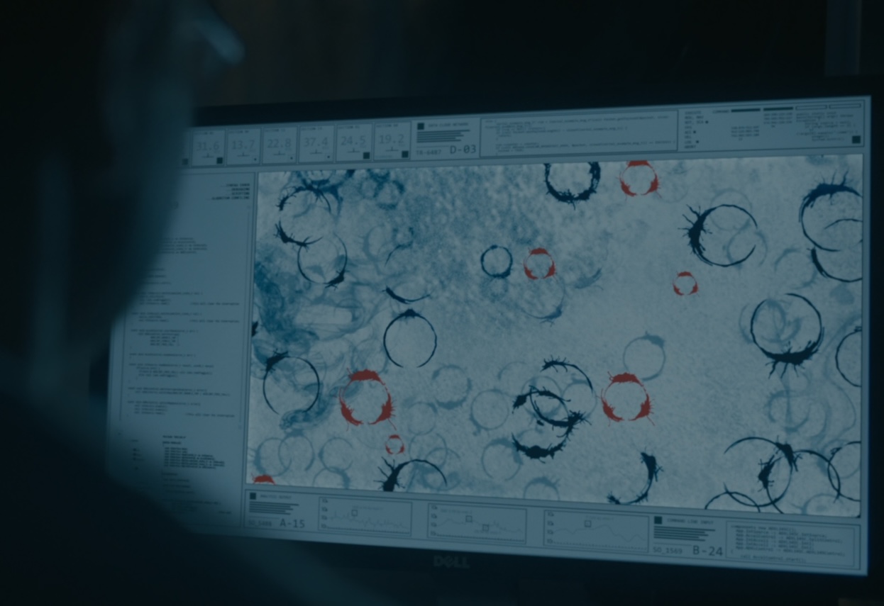 Ian tries to make sense of the Heptapod logogram — meaning is clear to the alien, ambiguous to everyone else